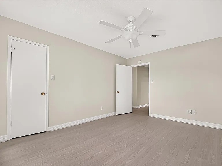 10383 Briar Forest Dr — Photo 23