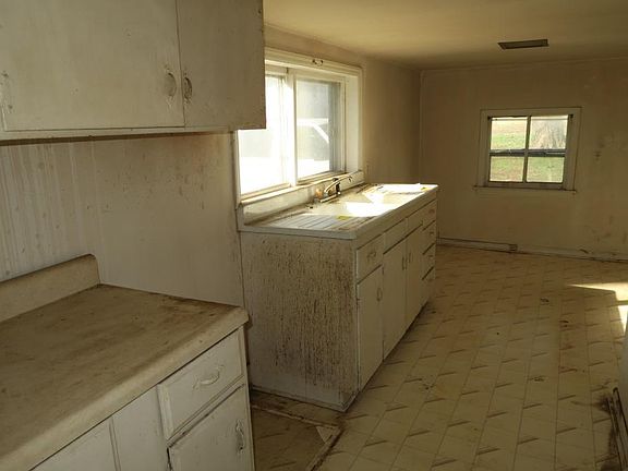 4th image of 1619 18th St NE
