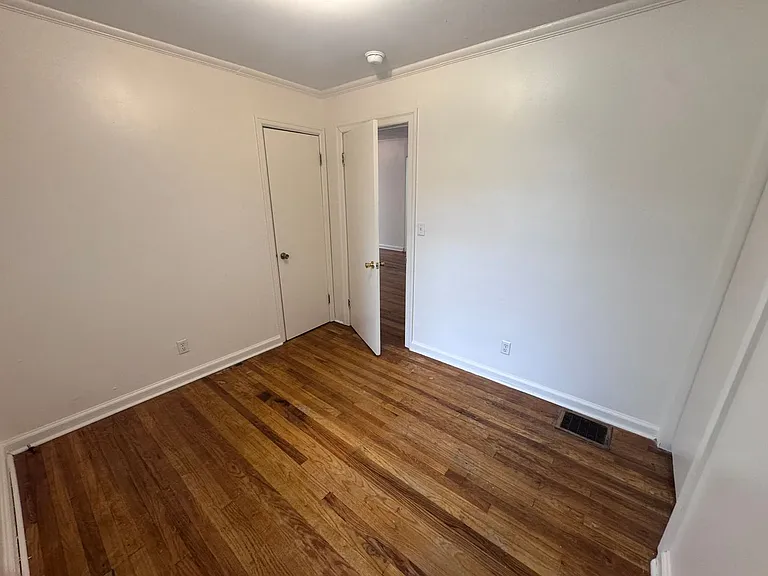 2123 Madison St — Photo 13