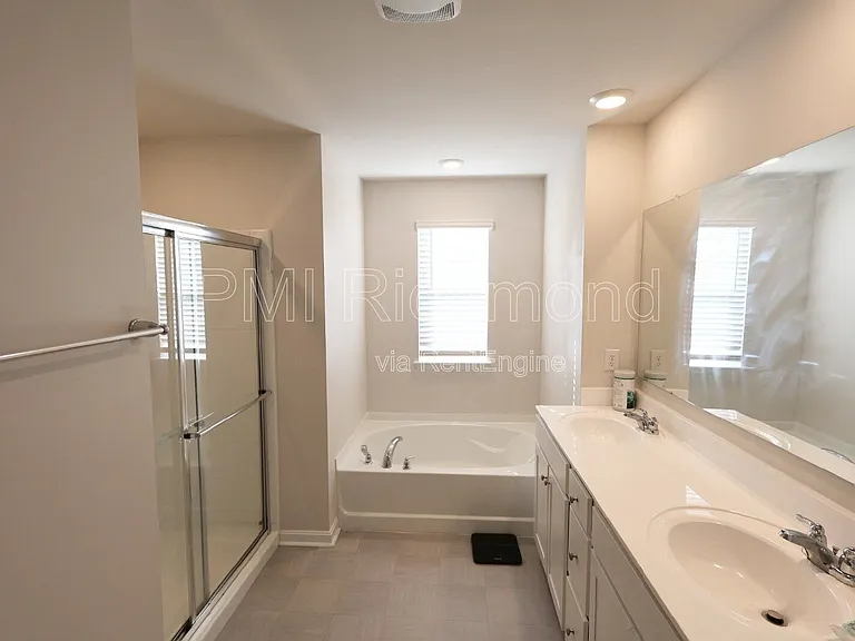 7001 Batten Ct — Photo 17