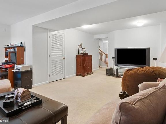 4th image of 4225 Lavender Ln