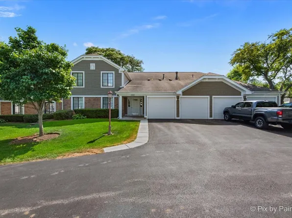 390 Thornhill Ct APT D2, Schaumburg, IL 60193