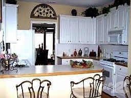 Large Bright Kitchen