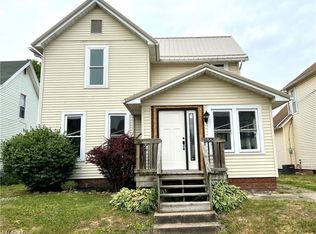 365 S 9th St, Coshocton, OH