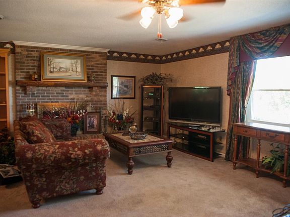 3rd image of 259 Nina Dr NE