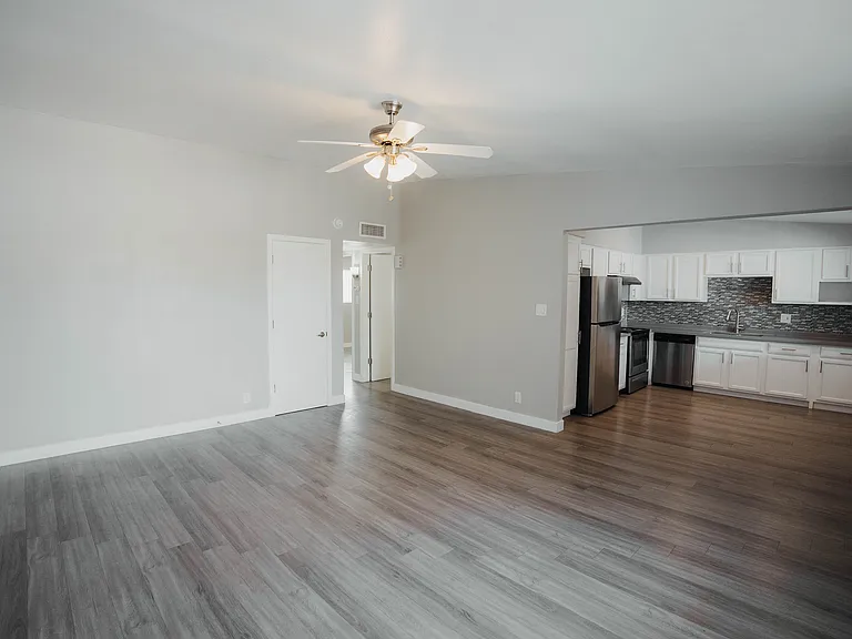 The Cosmo Apartments — Photo 12