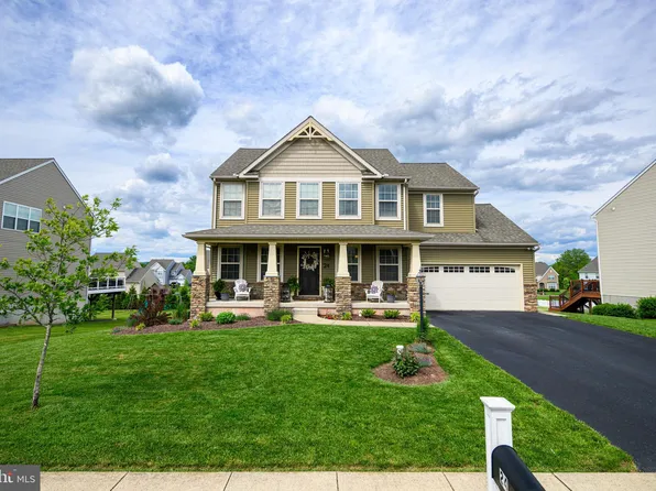 24 Furlong Rd, Douglassville, PA 19518