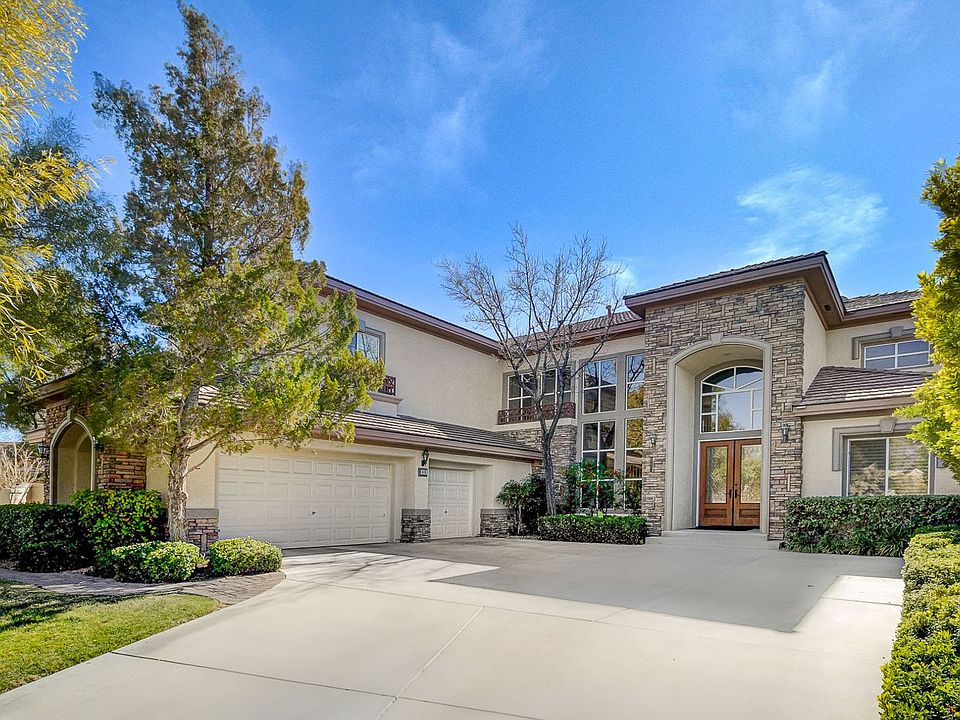 1st image of 809 Aquitaine Ct
