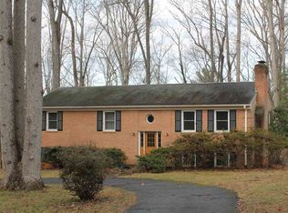 470 Willwood Dr, Earlysville, VA 22936