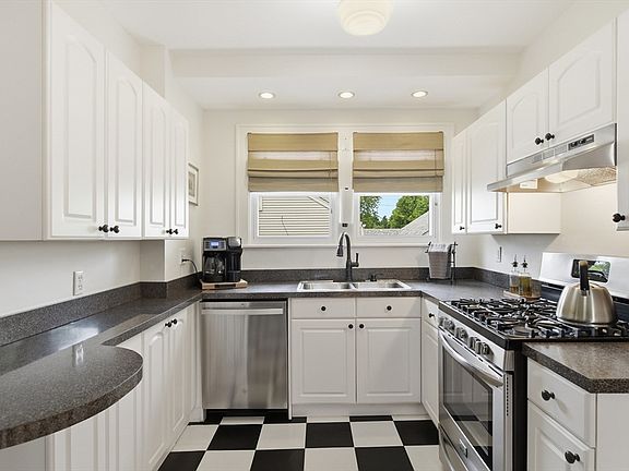 4th image of 15 Ripley St
