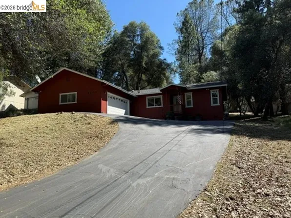 13161 Mohrmann St, Groveland, CA 95321