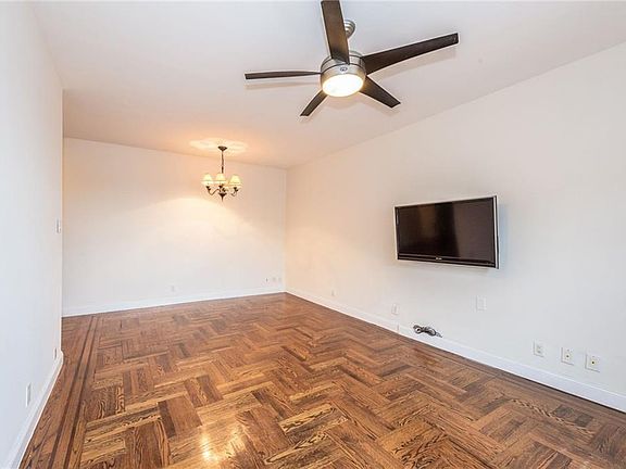 5th image of 351 Marine Ave APT F11