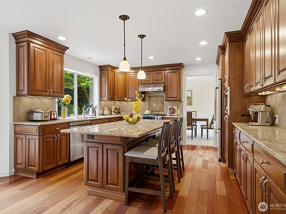 3rd image of 23030 NE 13th Street