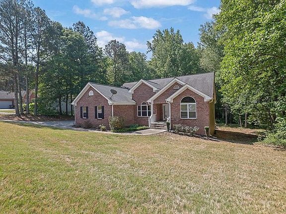 2nd image of 2465 Chandler Rd