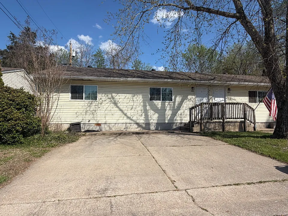 888 Evergreen Ave
