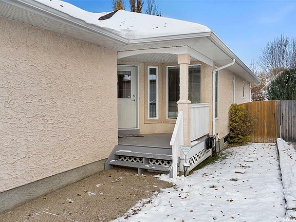 3rd image of 10491 Wascana Ests