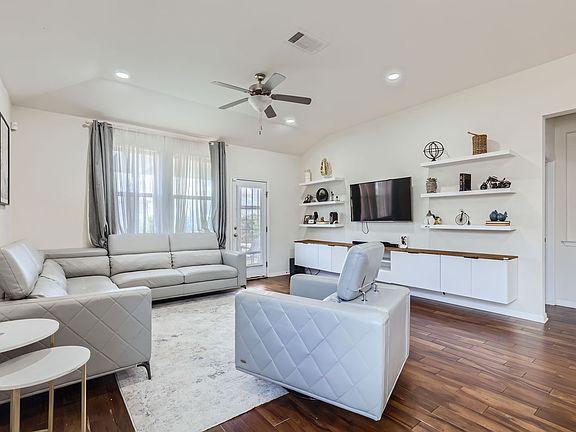 3rd image of 2223 Land Grant Way
