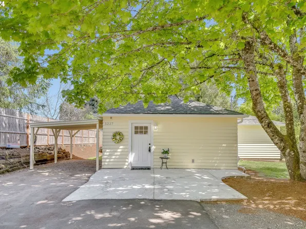 5227 SE Hill Rd, Milwaukie, OR 97267