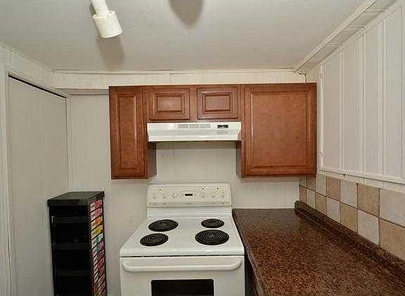5th image of 371 Whiteview Rd NE