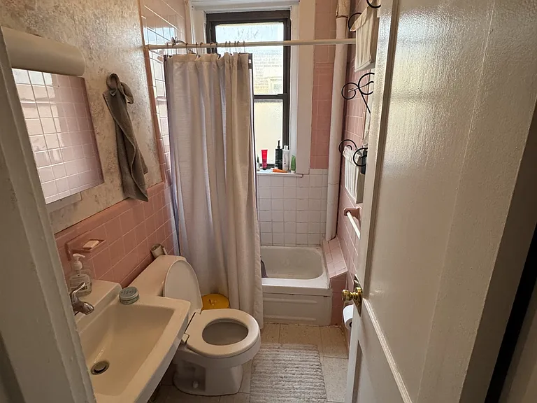 219 Harvard Ave #3 — Photo 5