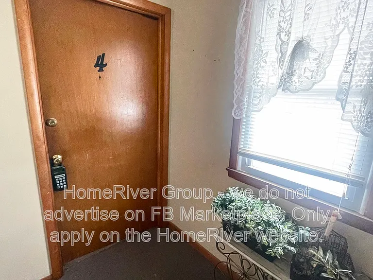 110 SW 10th St #4 — Photo 2