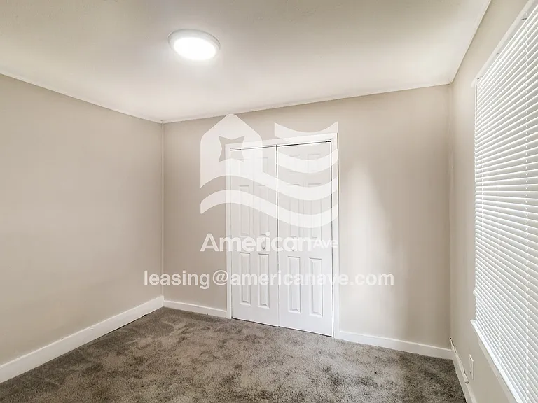 719233_011_wm_-_bedroom_13628505.jpg