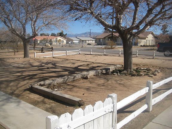 3rd image of 21944 Esaws Ave