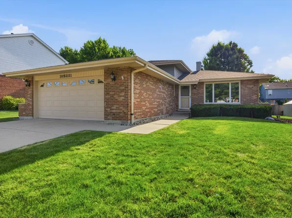 10S221 Suffield Dr, Downers Grove, IL 60516