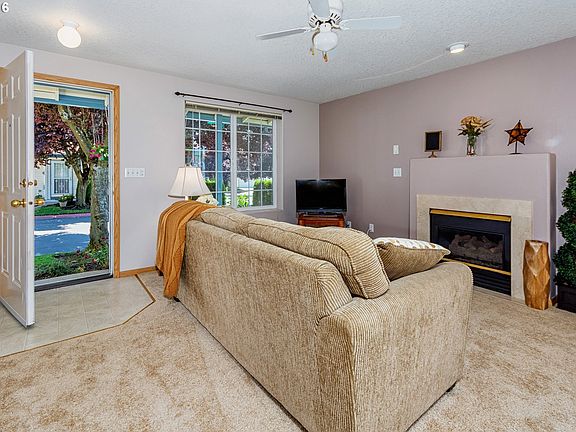 3rd image of 2400 NE 78th Ct #22AI