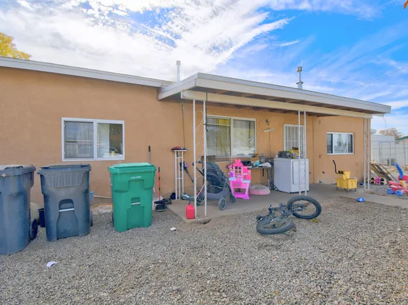 1624 Valdora Rd SW, Albuquerque, NM 87105