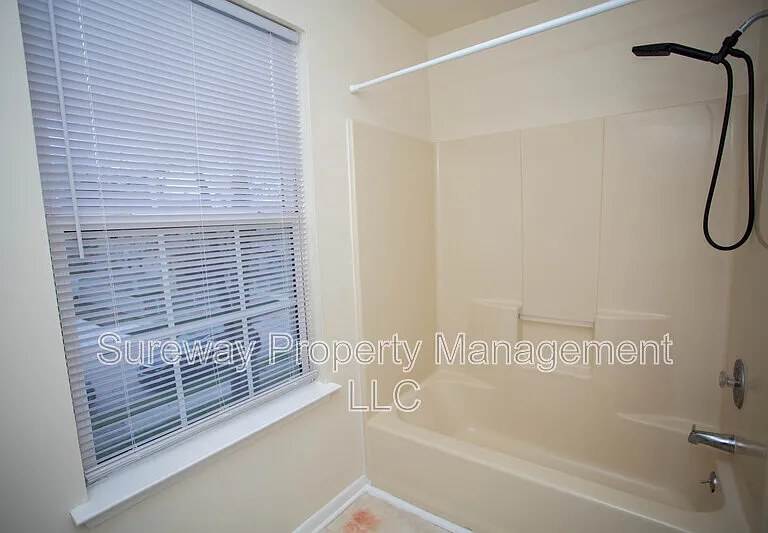 5729 Irving Ave — Photo 19