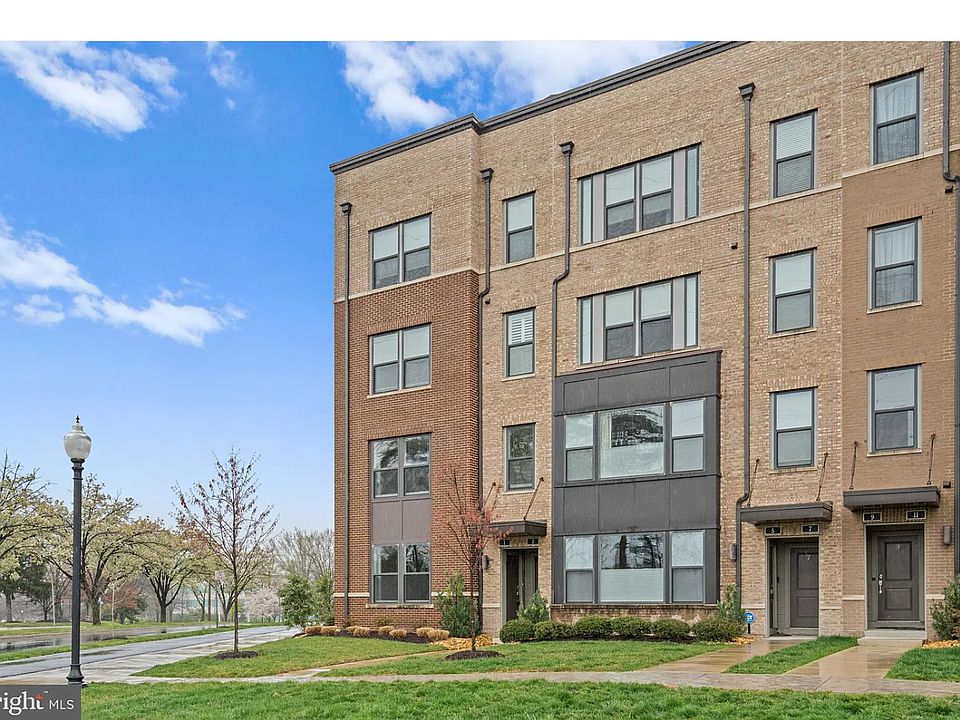 1st image of 5 Silverway Dr #3