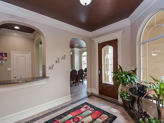 3rd image of 418 Royal Lakes Blvd