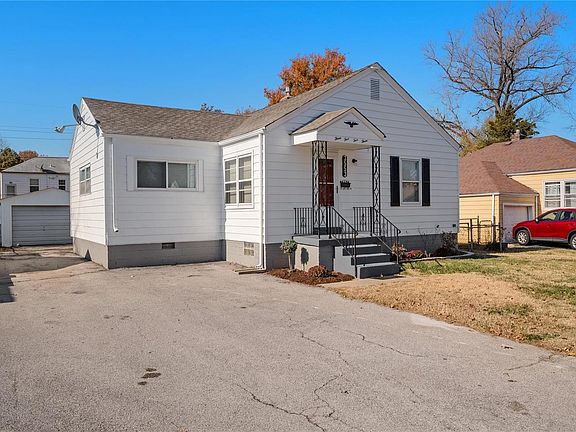 2nd image of 3553 Saint Joachim Ln