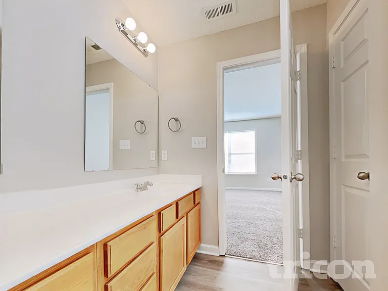 4279 Round Lake Bnd — Photo 9