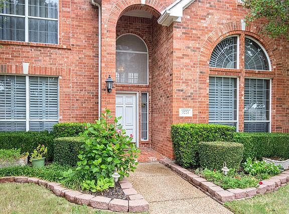 3rd image of 3224 Royal Melbourne Dr