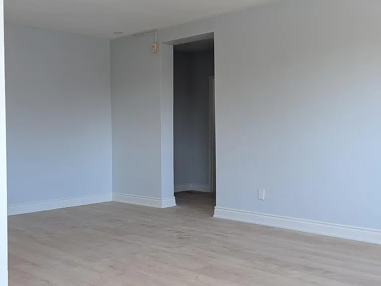 296 Saguenay Ave #11 — Photo 11