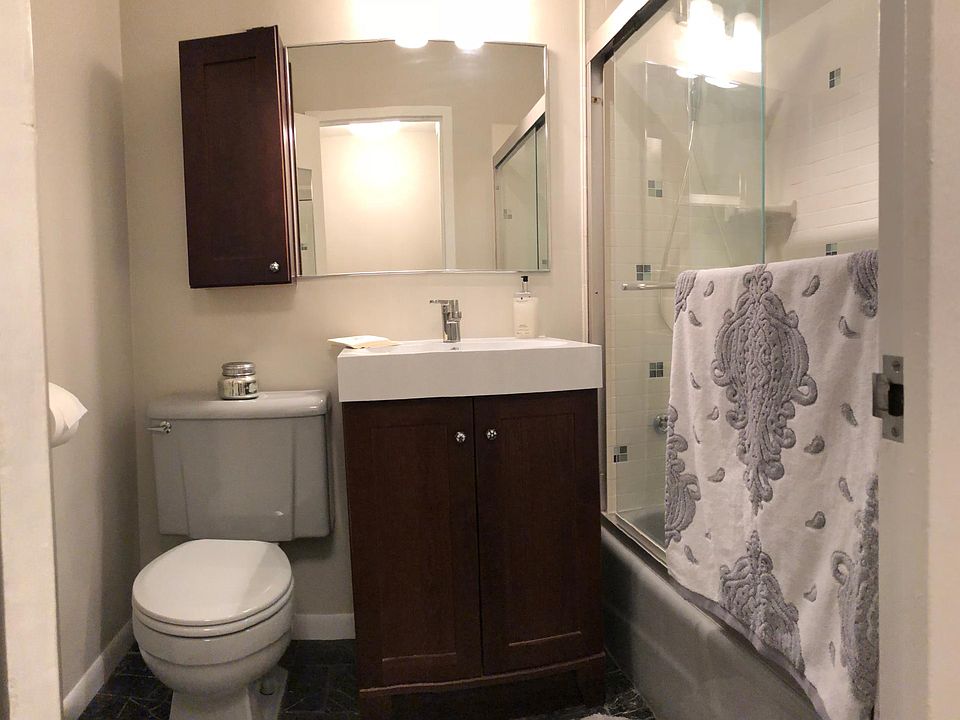 1st image of 555 W Cornelia Ave APT 1205
