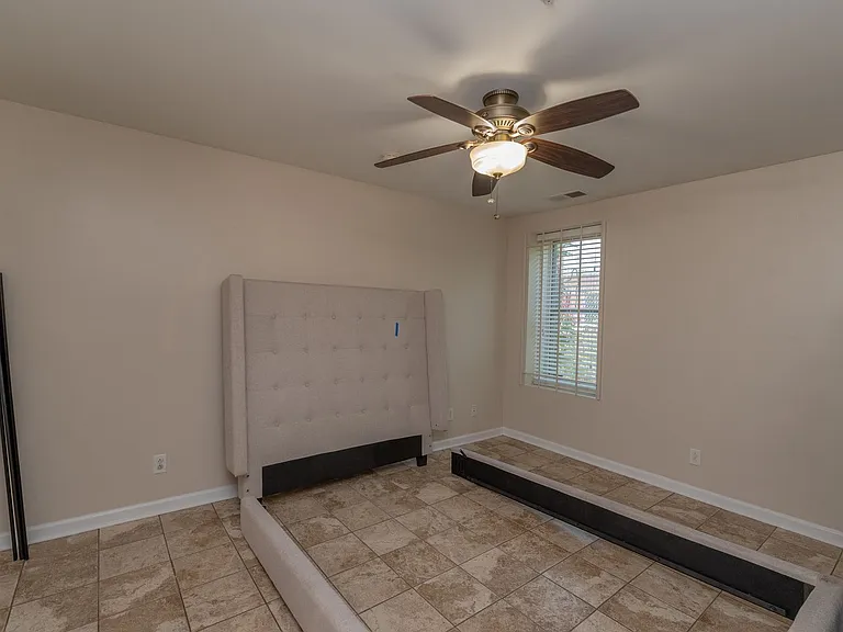 913 Walker St #102 — Photo 23