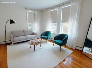 312 Tappan St APT 3B, Brookline, MA 02445