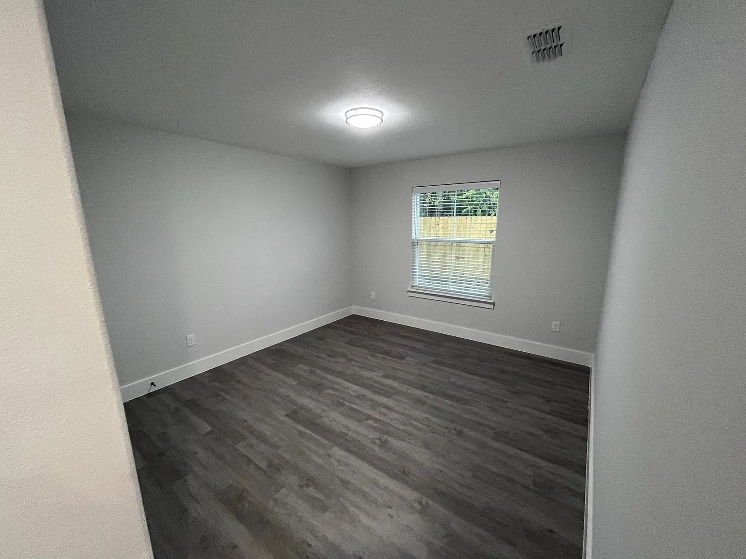 3 bed, 1215 sqft, $1,450 — Photo 2