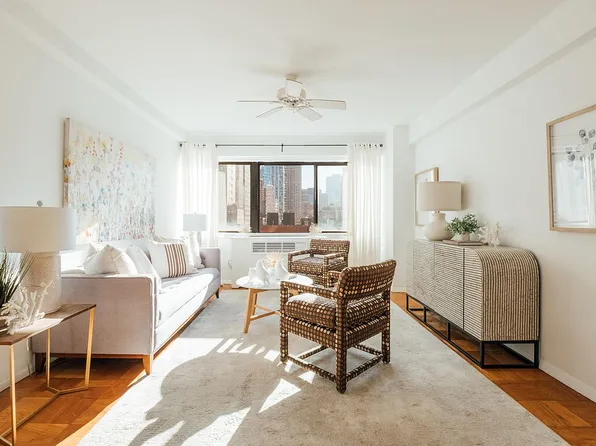 310 W 56th St APT 9A, Manhattan, NY 10019