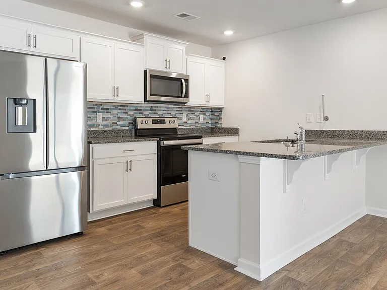 305 Oakmont Valley Trl — Photo 3
