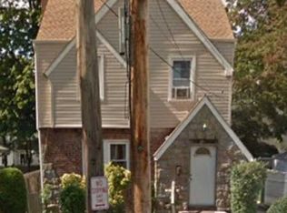 27 President St, Hempstead, NY 11550