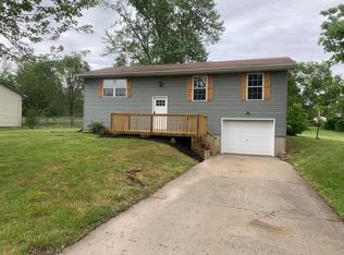 6760 N Nelson Dr, Columbia, MO 65202