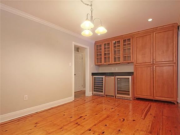 5th image of 806 Helios Ave