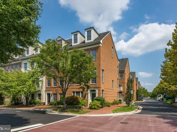 5229 Harold Secord St, Alexandria, VA 22304