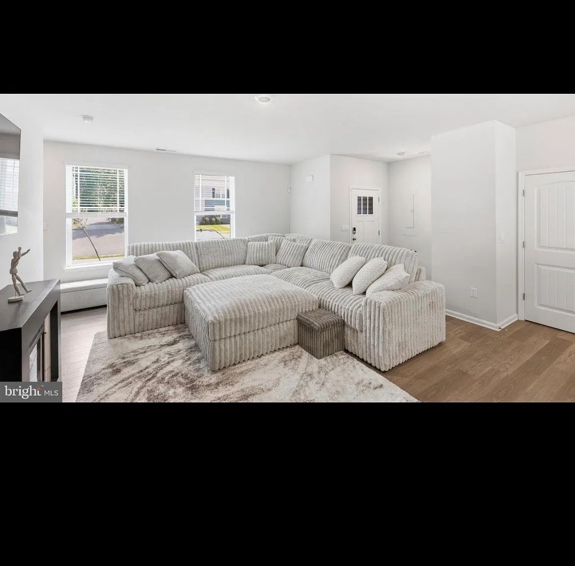 329 Currant Cir — Photo 4