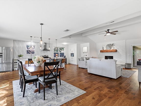 4th image of 2741 S Cypress Cir