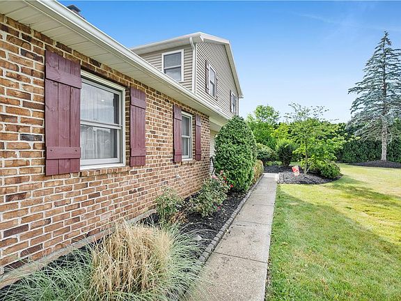 4th image of 3396 Darien Rd